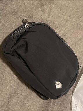 Halara Black Nylon Fanny Pack